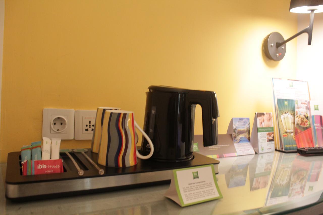 Ibis Styles Jakarta Mangga Dua Square Exterior foto