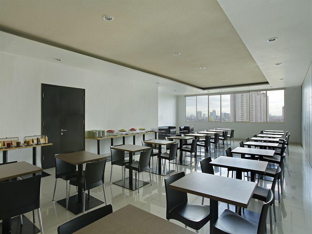 Ibis Styles Jakarta Mangga Dua Square Exterior foto